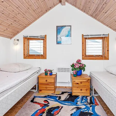 Stunning In W/ Wifi And 3 Bedrooms Feriehus