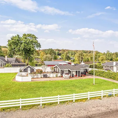 Stunning In W/ Wifi And 3 Bedrooms Feriehus