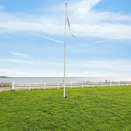 Feriehus Stunning In W/ Wifi And 3 Bedrooms *