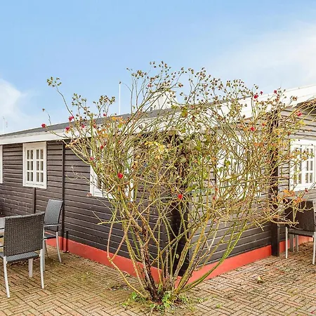 Feriehus Stunning In W/ Wifi And 3 Bedrooms